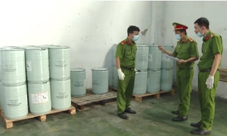 Lật tẩy đường dây mua bán xyanua trái phép quy mô lớn