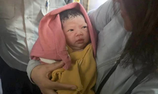 Nhân viên đường sắt hỗ trợ sản phụ sinh con ngay trên tàu