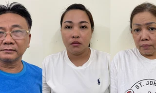 Bắt nhóm cho vay lãi nặng đến nhà 'con nợ' chửi bới, đòi tiền