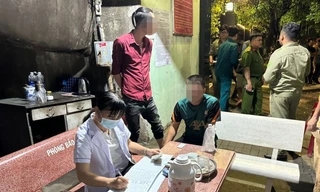 Cảnh sát triển khai 'chiến dịch' kiểm tra ma túy đối với tài xế, phụ xe tại chợ đầu mối ở TPHCM 