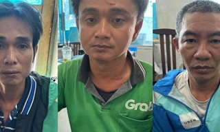 Bắt băng dàn cảnh móc túi trên xe buýt ở TPHCM 