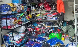 Khởi tố giám đốc công ty sản xuất quần áo thể thao giả nhãn hiệu 