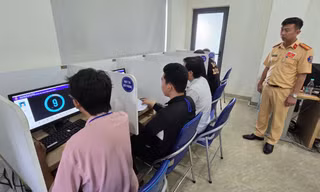 Công an TPHCM tổ chức kỳ thi sát hạch, cấp giấy phép lái xe đầu tiên