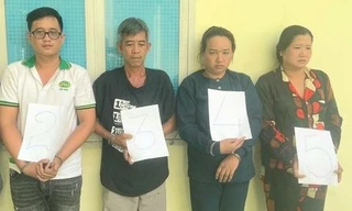 Chặn đường xe tải, ép 8 công ty nộp gần 460 triệu tiền ‘phí môi trường’