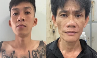 Bắt hai nghi can cướp điện thoại 'xịn' của nhiều cửa hàng ở TPHCM 