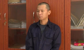 Bắt kẻ dụ dỗ trẻ em chat sex rồi tống tiền 