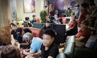 Đột kích sòng bài trong phòng trà ở TPHCM