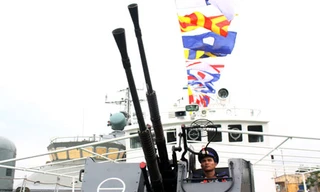 Cảnh sát biển nhận ba tàu hiện đại