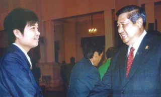 Nguyễn Văn Công được ông Susilo Bambang Yuchoyono, Tổng thống Indonesia hỏi thăm trong dịp Cty TNHH Trường Hưng sang giới thiệu sản phẩm tại nước này