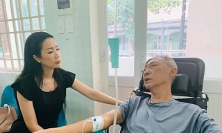 Bệnh ung thư của nghệ sĩ Lê Bình chuyển biến xấu