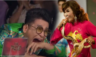 Lí do đặc biệt khiến MC Thanh Bạch nhường tiền cho nghệ nhân nuốt rắn