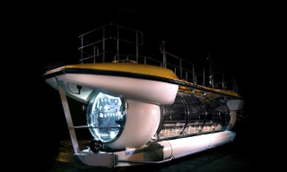 Tỷ phú Phạm Nhật Vượng đặt mua tàu ngầm thám hiểm