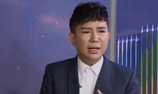 Ca sĩ Long Nhật trong chương trình Ký Ức Tươi Đẹp