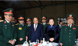 Thủ tướng, Chủ tịch Quốc hội dự kỷ niệm 75 năm Ngày thành lập quân đội