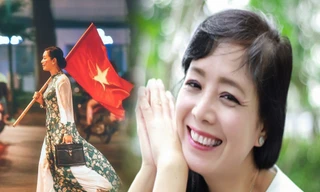 Nghệ sĩ Chiều Xuân vác cờ đi 'bão' ăn mừng bóng đá gây sốt