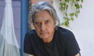 Nam ca sĩ 64 tuổi tự tử vì bị tố ấu dâm