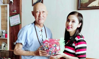 Việt Trinh đến nhà nghệ sĩ Lê Bình