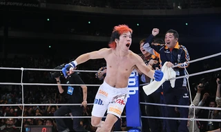 Từ Hiểu Đông đấu võ sĩ giả gái tại Thái Lan