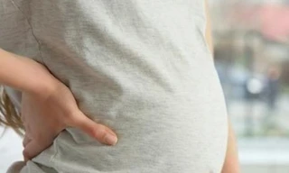 Lừa tiền và bỏ mặc người tình sinh con, trung úy công an bị giáng cấp