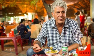 Xúc động xem lại những thước phim đẹp của Anthony Bourdain tại Hà Nội