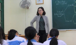 Sao cứ bắt giáo viên chúng tôi phải như thánh?