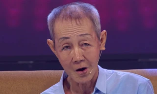 Cụ ông hơn 3 thập kỉ hát lô tô khiến Ốc Thanh Vân bật khóc 