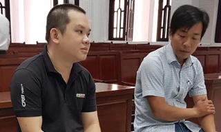 Hoàng (trái) và Kha tại tòa.