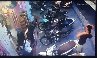 SH Mode khóa cổ vẫn bị trộm bẻ khóa trong 5 giây ở Hà Nội  