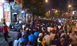 Hà Nội: Hàng nghìn người ngồi kín lòng đường dự lễ Vu Lan