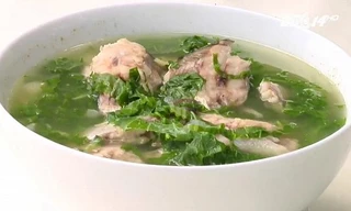 Cách làm canh cá thát lát nấu cải xanh mát lành, bổ dưỡng