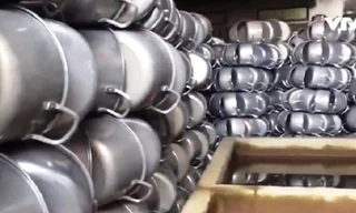 Xoong nồi nhôm giá rẻ sáng bóng được làm từ vật liệu gì?