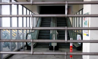 Cảnh hoang vắng tại những trung tâm thương mại nổi tiếng ở Hà Nội