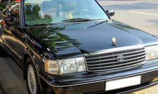 'Choáng' với giá trúng đấu giá 5 ô tô cũ của Văn phòng Chính phủ