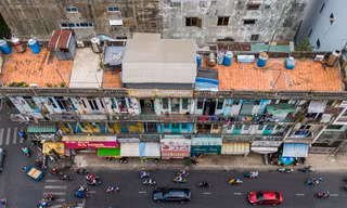 Người dân ngậm ngùi khi dọn khỏi chung cư nguy cơ sập ở TP.HCM
