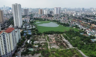 Cận cảnh khu đất dự án TTTM, bãi xe 'khủng' đang thành kho xưởng và nơi trông xe 