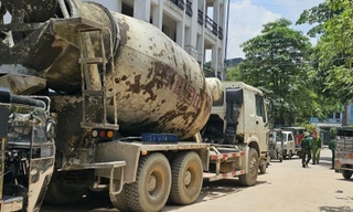 Lình xình dự án nhà ở Phố Wall: Xuất hiện nhóm người chặn xe, cản trở xây dựng