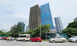 Lý do tháp nghìn tỉ trơ khung trên 'đất vàng' Hà Nội bán mãi không xong