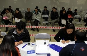 Mua nhà thu nhập thấp: Vẫn vướng thủ tục hành chính