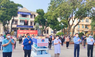 Trường Đại học Sao Đỏ tiếp tục thần tốc chế tạo 2 robot cùng tỉnh Hải Dương phòng, chống COVID-19