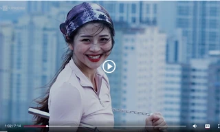 Hotgirl múa côn điêu luyện