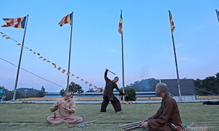 Ngôi trường bắt đầu học từ 4h30 sáng và kéo dài tới đêm muộn