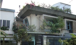 Chín năm chiếm nhà trái phép