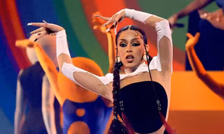 "Người chơi hệ tâm linh" Doja Cat thông báo giải nghệ sau khi xem... lá số tử vi?