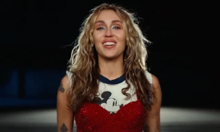 Miley Cyrus trải lòng về quá khứ nổi loạn trong ca khúc mới "Used To Be Young"