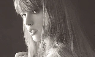 Taylor Swift phá loạt kỷ lục, "chốt sổ" 2,61 triệu bản album mới trong tuần đầu
