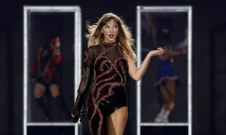 Taylor Swift sắp trở lại, sẽ công bố album tái thu âm "reputation" tại AMAs?