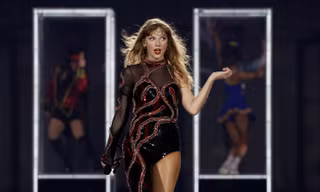 Taylor Swift sắp trở lại, sẽ công bố album tái thu âm "reputation" tại AMAs?