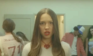 Olivia Rodrigo có thể thoát ra khỏi cái bóng khổng lồ của album đầu tay "SOUR"?