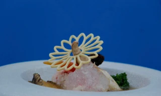 Sôi động giải bóng chuyền bãi biển, độc đáo ẩm thực tại Nha Trang