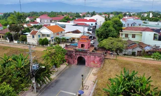 Dùng bằng cấp giả tại gói thầu tu bổ di tích Thành cổ Diên Khánh 